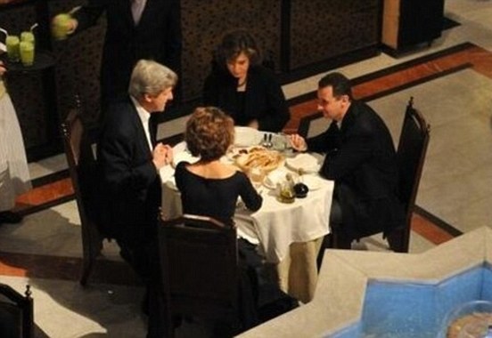 Menlu AS Sebut Assad bagai Hitler, tapi Pernah Makan Malam Bersama